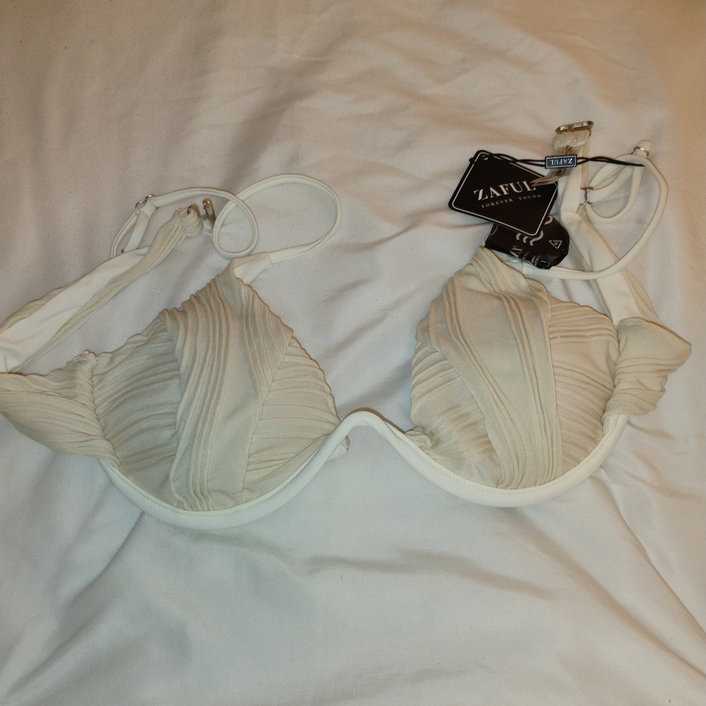 Zaful Textured Cream Bikini Set - Picture 3 of 5